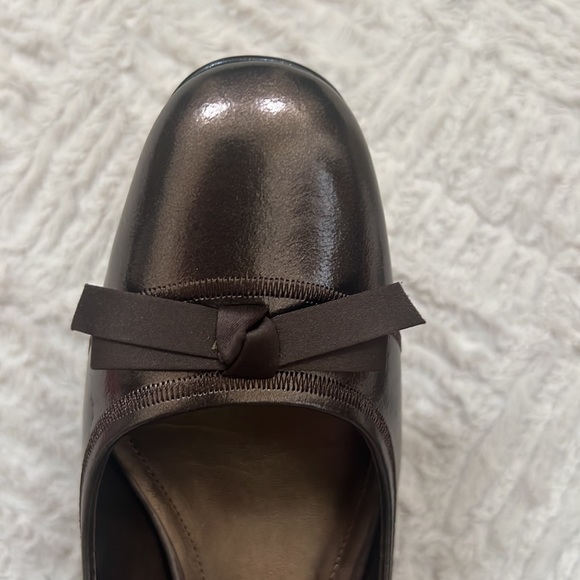 Laura Ashley Marilyn heels in color Bronze Size 8.5, New in box - Picture 10 of 16